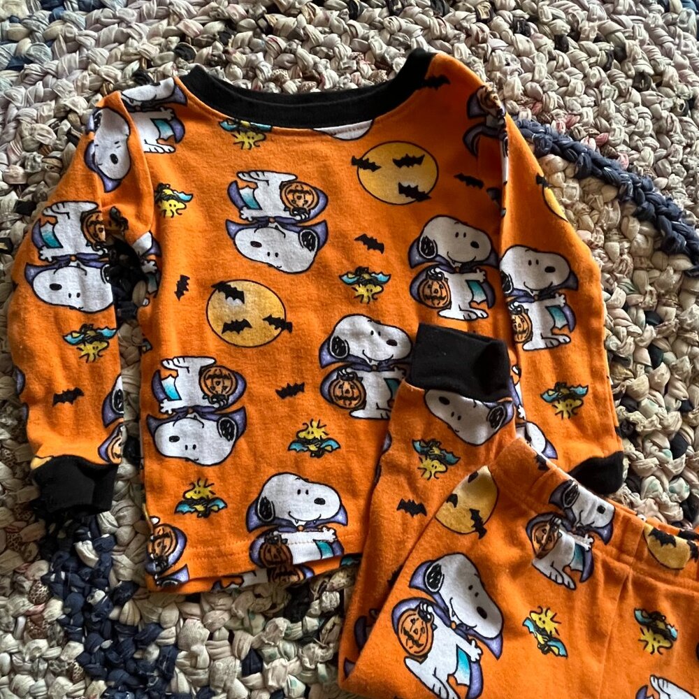 Peanuts Halloween pajama set